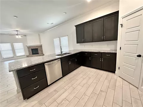 Kitchen - 2418 W Lock Ln, Pea Ridge, AR 72751 photo 3 of 6