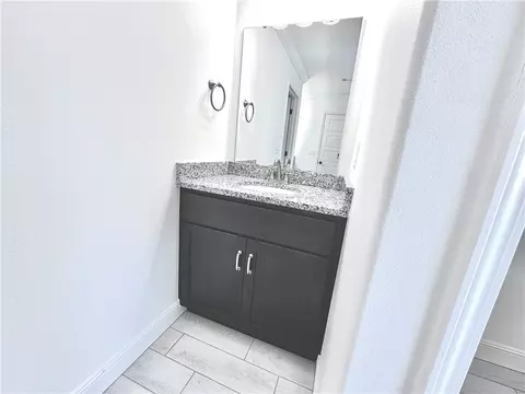 Bath - 2418 W Lock Ln, Pea Ridge, AR 72751 photo 3 of 6