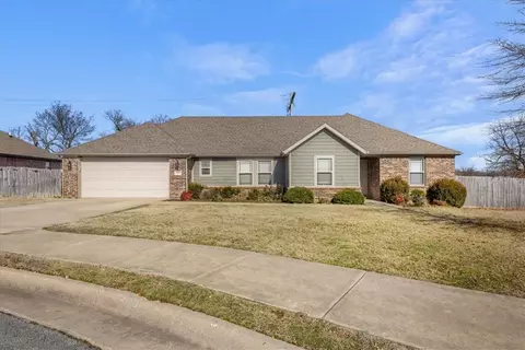 471 Capri St, Centerton, AR 72719