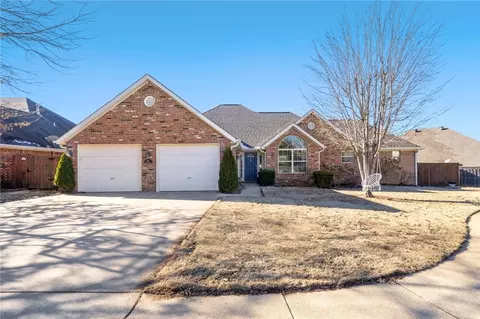 617 N Brandy Station Dr, Fayetteville, AR 72704