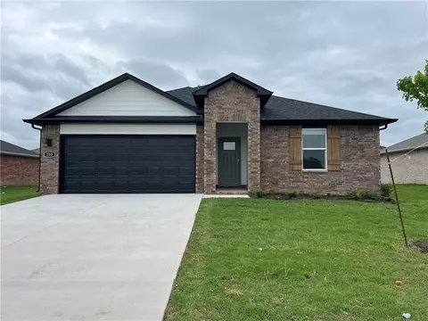 205 Collie Ave, Lowell, AR 72745