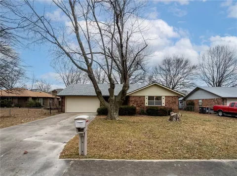 3205 Brad St, Springdale, AR 72764