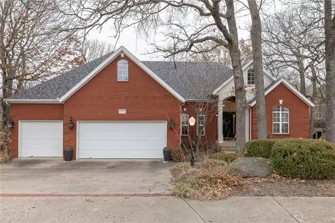 3172 E Idlewood Way, Fayetteville, AR 72703