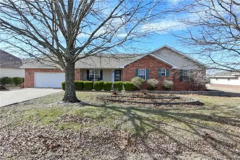 39 Holiday Island Dr, Holiday Island, AR 72631