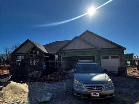 7677 Teton Trl, Springdale, AR 72762