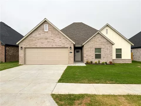 431 S Benchmark Ln, Fayetteville, AR 72704