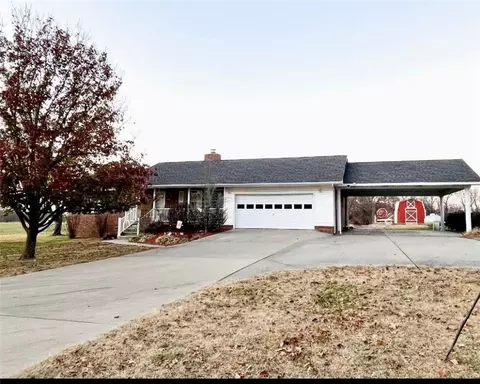 3367 Splitlog Rd, Goodman, MO 64843