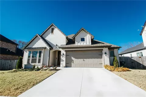 2903 N Whistle Post Dr, Fayetteville, AR 72704
