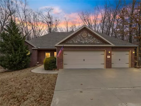11 Elvendon Dr, Bella Vista, AR 72715