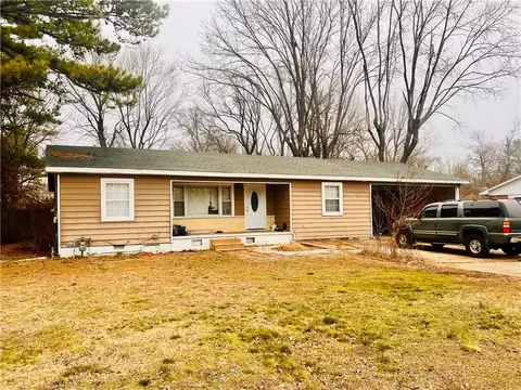 202 St George Ave, Berryville, AR 72616