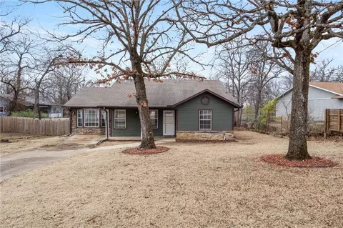 15 Holland Dr, Farmington, AR 72730