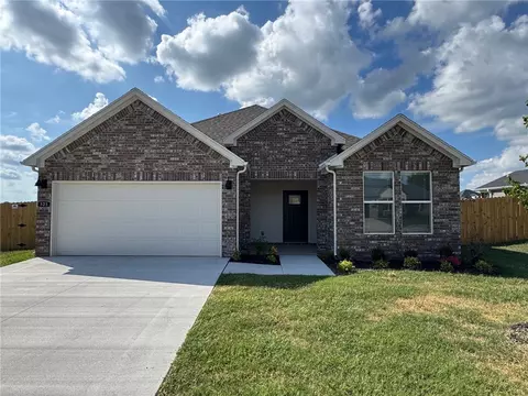525 N Goose Xing, Farmington, AR 72730