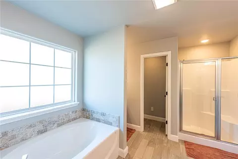 Bath - 3631 Ambrosia Ln, Bentonville, AR 72712 photo 2 of 3