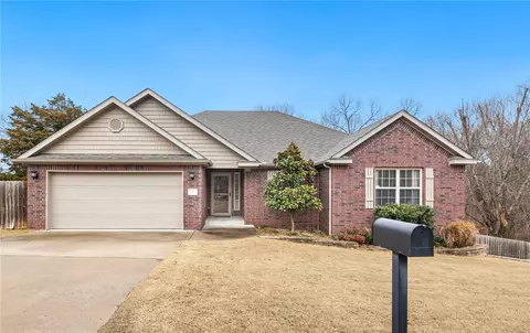 7 Marionet Ln, Bella Vista, AR 72714