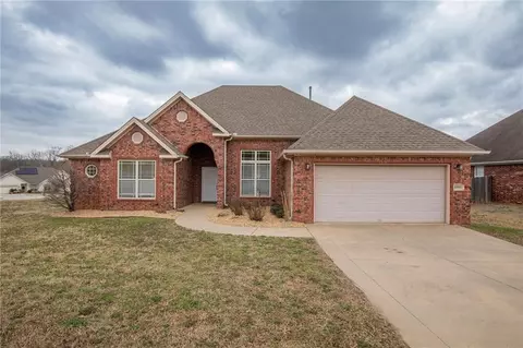 6262 W Greens Chapel Rd, Fayetteville, AR 72704