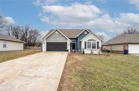 308 Glenwood Pl, Siloam Springs, AR 72761