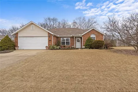 1286 Hackberry Pl, Elkins, AR 72727