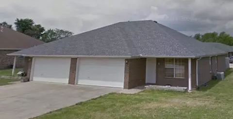 143145 S Locust St, Farmington, AR 72730