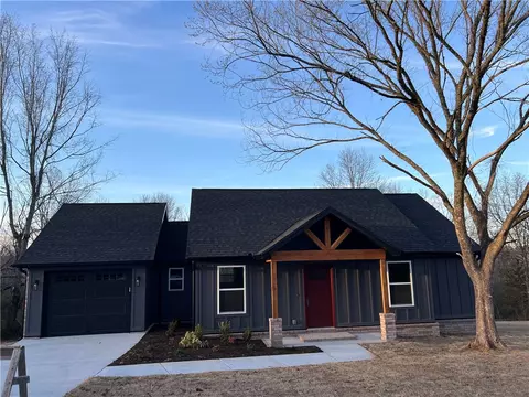 33 Salen Ln, Bella Vista, AR 72715