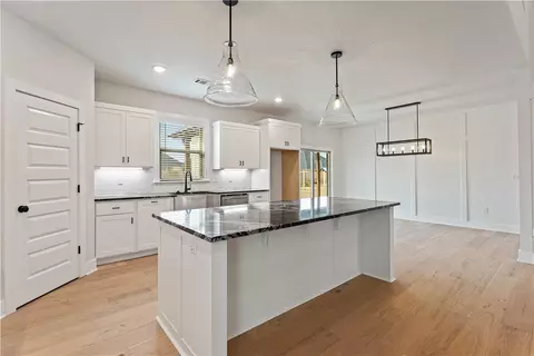Kitchen - 2205 Bergman Rd, Pea Ridge, AR 72751 photo 1 of 2