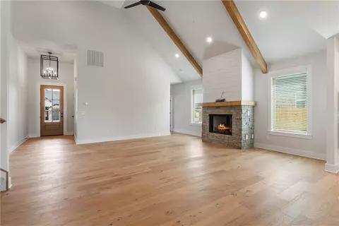 Living - 2205 Bergman Rd, Pea Ridge, AR 72751 photo 2 of 4