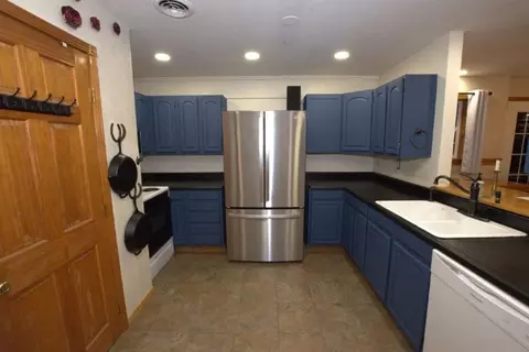 Kitchen - 3574 Farm Road 2175, Exeter, MO 65647 photo 3 of 9