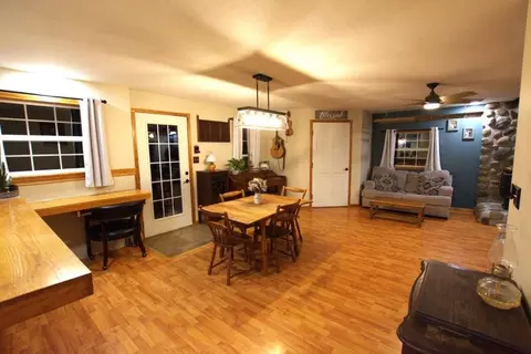 Dining - 3574 Farm Road 2175, Exeter, MO 65647 photo 4 of 5