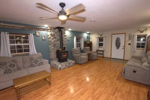 Living - 3574 Farm Road 2175, Exeter, MO 65647 photo 2 of 2