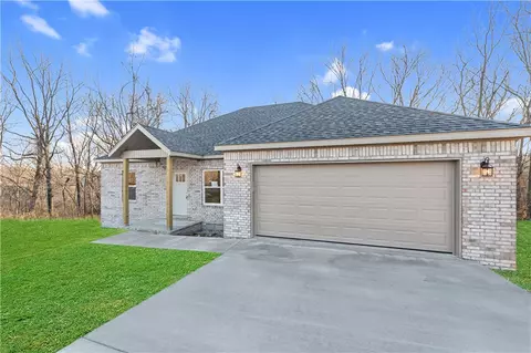 22 Hebrides Ln, Bella Vista, AR 72715