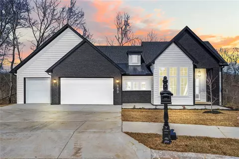 580 Willis Ln, Pea Ridge, AR 72751