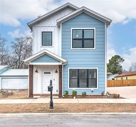 929 W Lawson St, Fayetteville, AR 72703