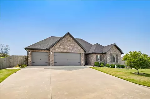 18367 Phelps Cir, Fayetteville, AR 72704