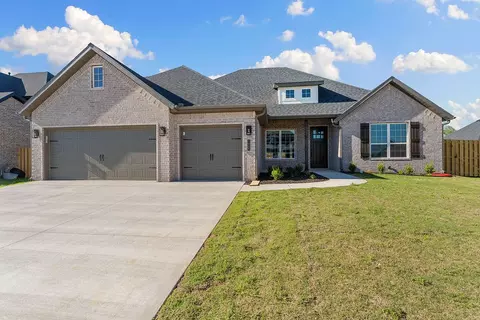 1400 Tiffany St, Centerton, AR 72719