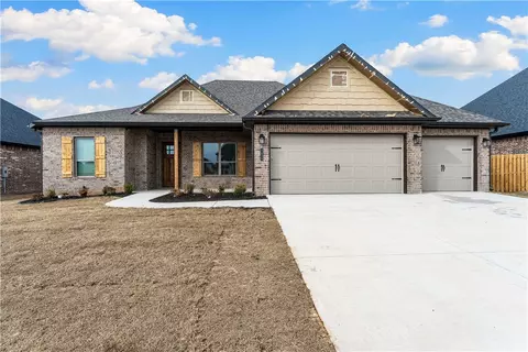 1430 Tiffany St, Centerton, AR 72719