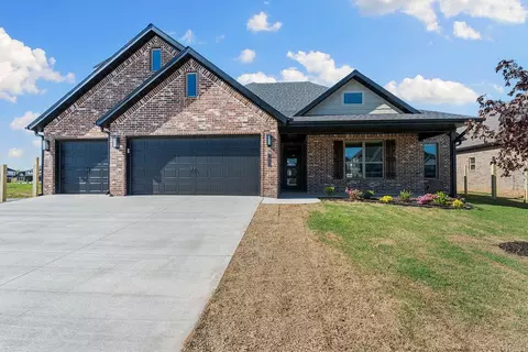 1440 Tiffany St, Centerton, AR 72719