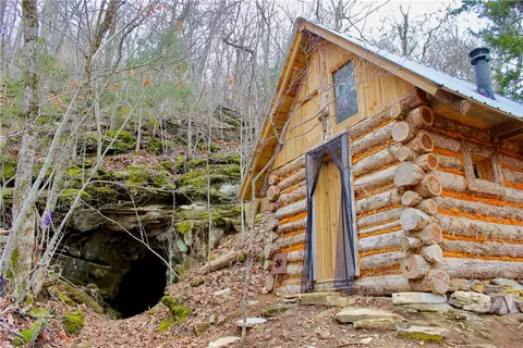 Dirt Road, Yellville, AR 72687