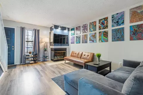 1370 Oakland Ave #12, Fayetteville, AR 72703