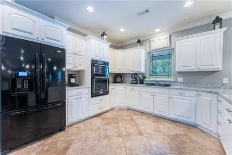 Kitchen - 1222 Edinburgh Loop, Springdale, AR 72762 photo 1 of 3