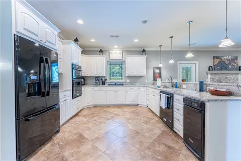 Kitchen - 1222 Edinburgh Loop, Springdale, AR 72762 photo 3 of 3