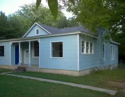 721 S 3rd St, Rogers, AR 72756