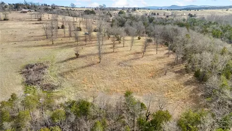 7301 E Harbor Dr, Lead Hill, AR 72644 photo 2