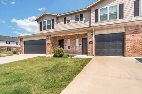2643 S Kilimanjaro Way, Rogers, AR 72758