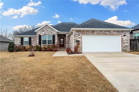 1223 N Pershing St, Fayetteville, AR 72704