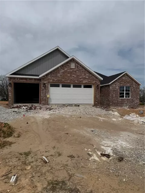 4768 Cowboy St, Springdale, AR 72762
