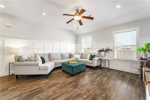 670 Morningside Dr, Centerton, AR 72719