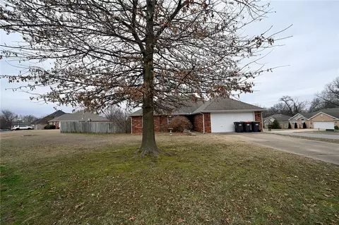4382 Osprey St, Springdale, AR 72762