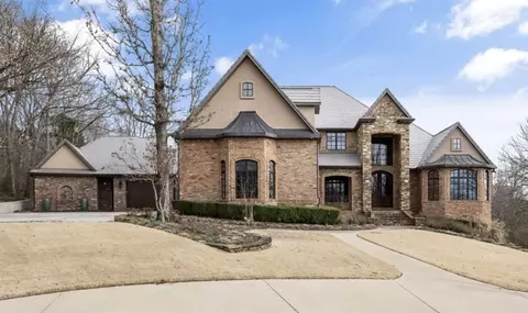 2369 E Ridgewood Ln, Fayetteville, AR 72703