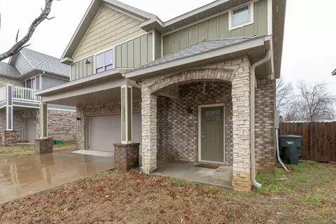1311 N Sicily Ln, Fayetteville, AR 72704