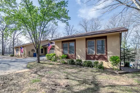 4 Estes Dr, Bella Vista, AR 72715