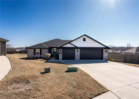1303 Eagle Ct, Gravette, AR 72736 photo 3